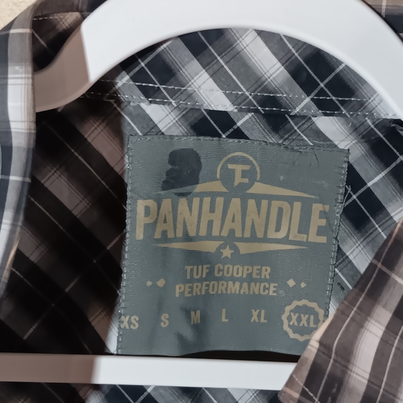 Classic🪞 Black and White Plaid Button-Down Shirt - Picture 2 of 6